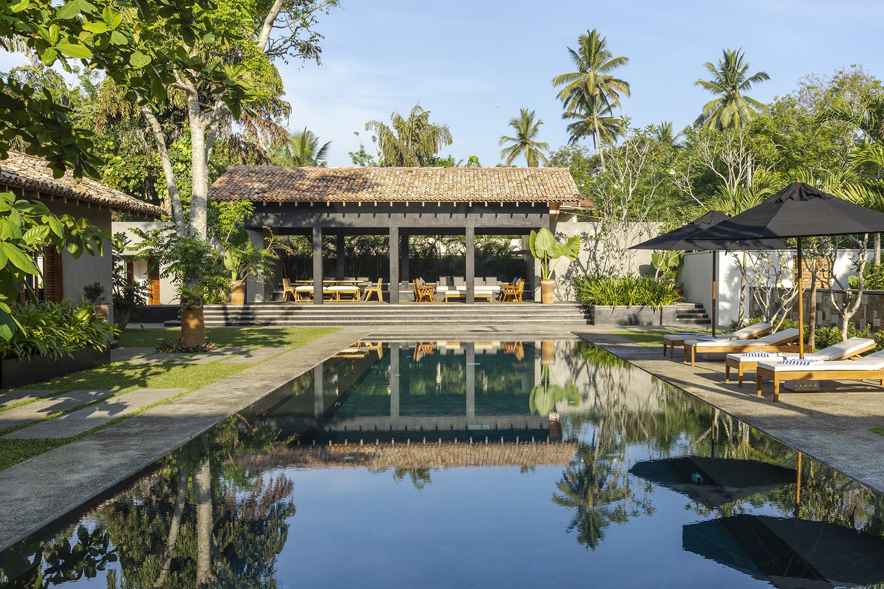 Villa hiriketiya tangalle mawella beach pool view